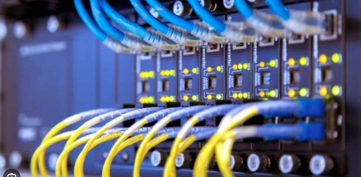 DFN30533 SWITCHING AND ROUTING ESSENTIALS